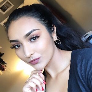 Meet your Posher, Sonia